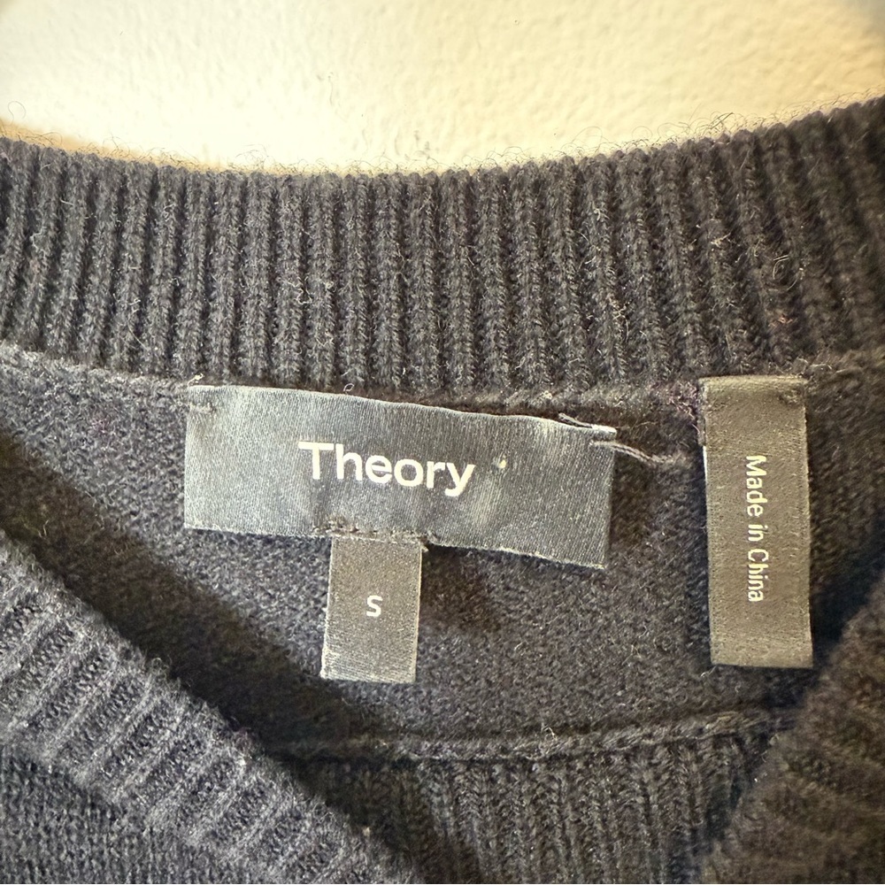 Theory Black Cashmere Short Sleeve Crewneck Sweater Women’s Size Small Soft Cozy - Picture 2 of 8